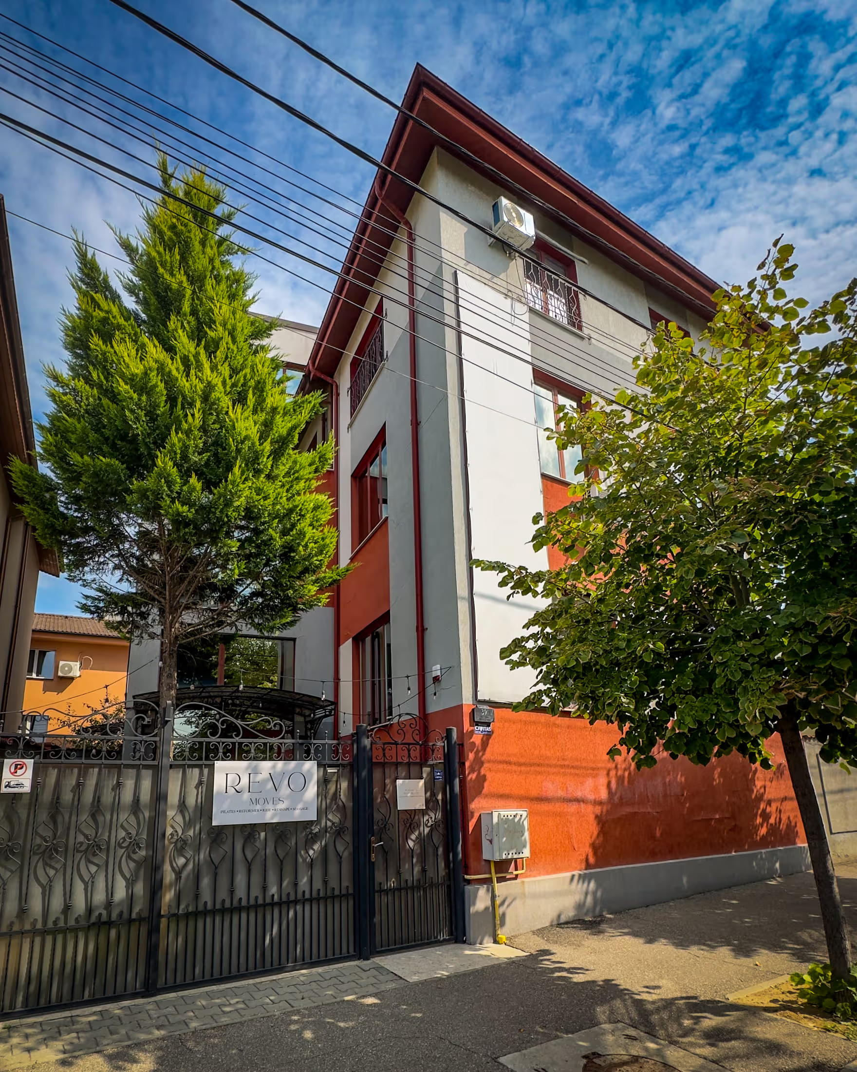 REVO MOVES — Strada Păltiniș nr. 39, Craiova